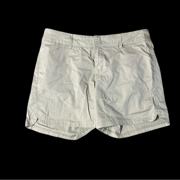 EE Just Below The Waist Khaki Shorts Beige Casual Spring Summer Size M Comfy - Picture 9 of 12